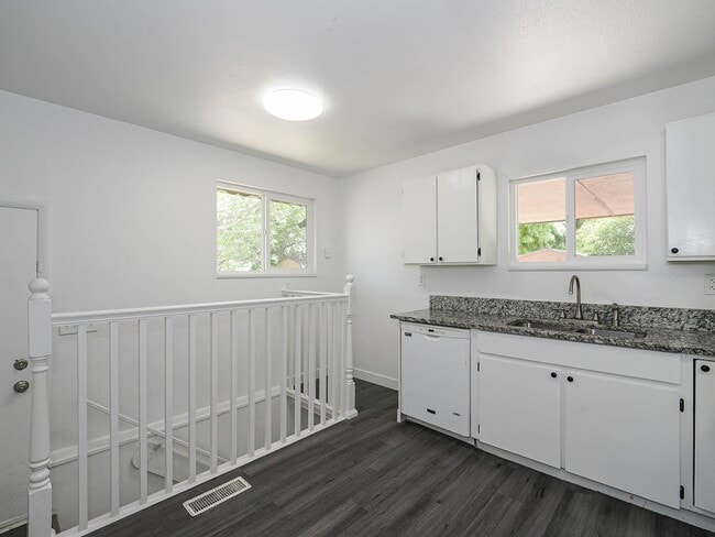 Photo - RES_CARMEL INSTITUTE LLC_650 Unit 650