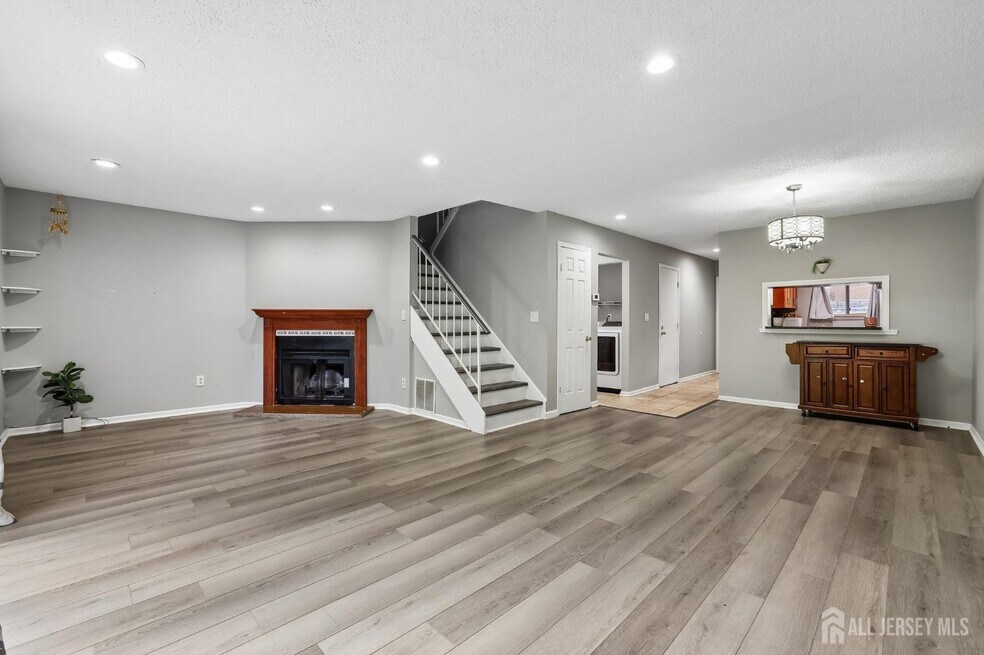 12 Palm Ct