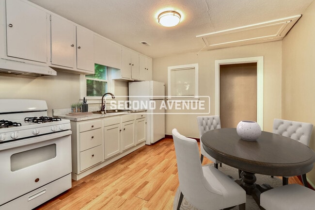 Photo - 3746 Kahlert Ave