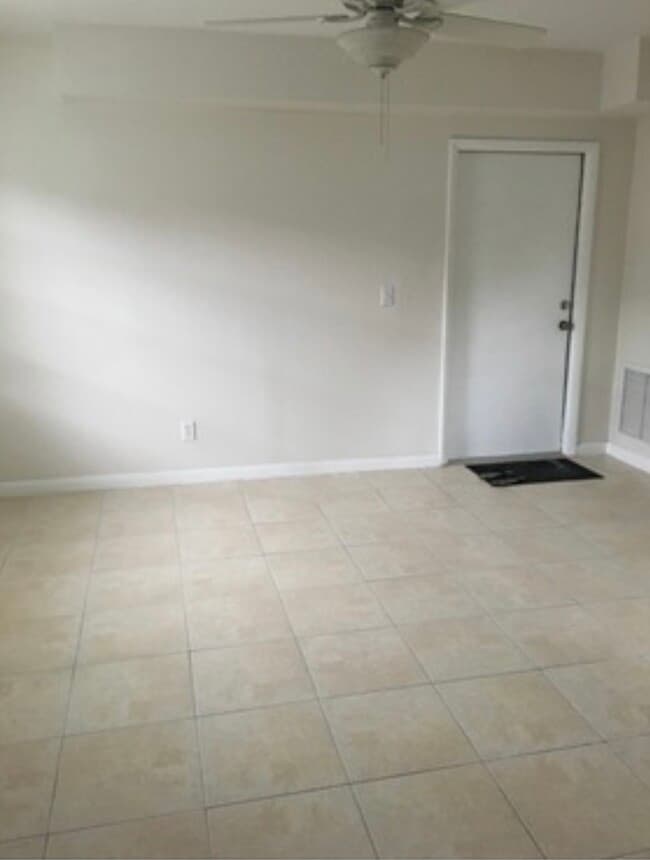 Photo - 4700 Washington St