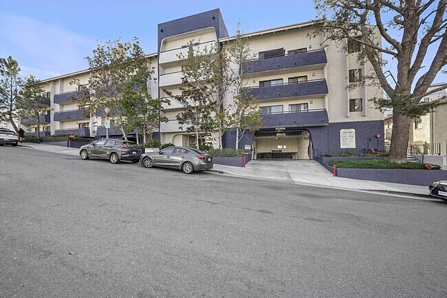 Photo - 10982 Roebling Ave Unit 557