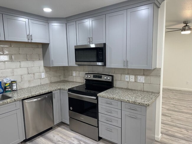 Photo - SOMB3171 Unit #101