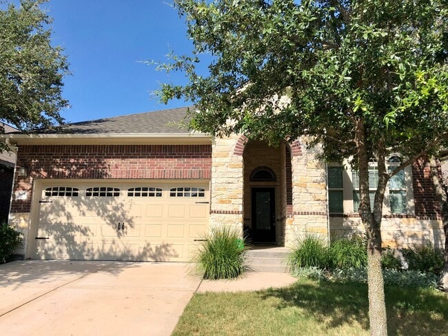 Building Photo - Upscale 3 Bedroom 2 Bath with Lots of Space!