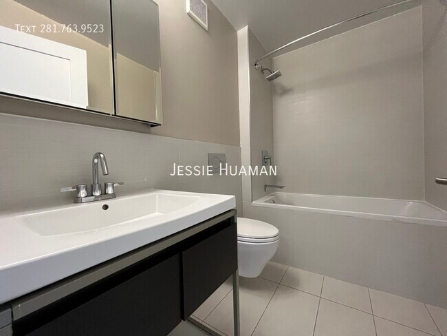 Photo - 80 N Moore St Unit 36LM