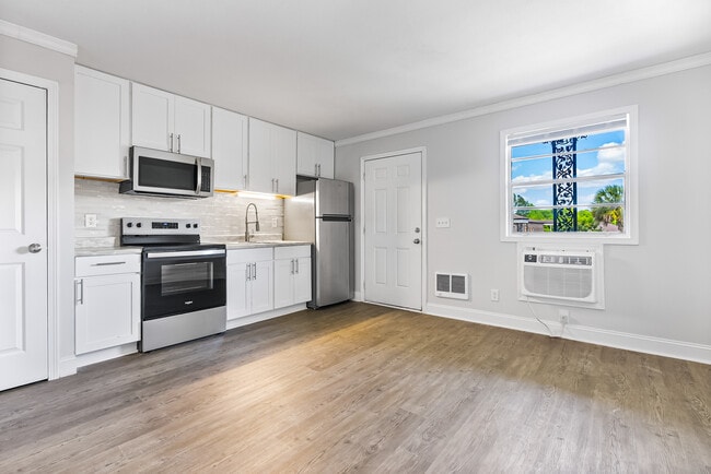 Photo - Edgewater Apartments