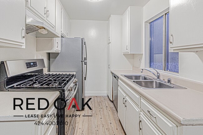 Photo - 11817 Victory Blvd Unit 208