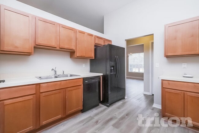 Photo - 8 Matricaria Ct