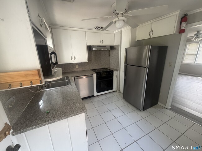 Photo - 16 Harding Ave
