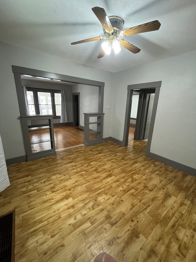 Photo - 817 N 5th St