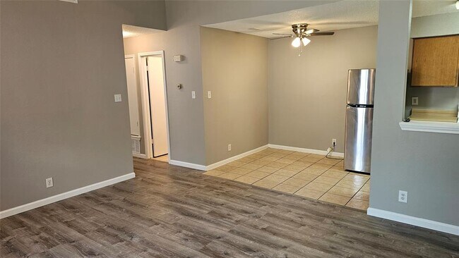 Photo - 1903 1/2 Margalene Way