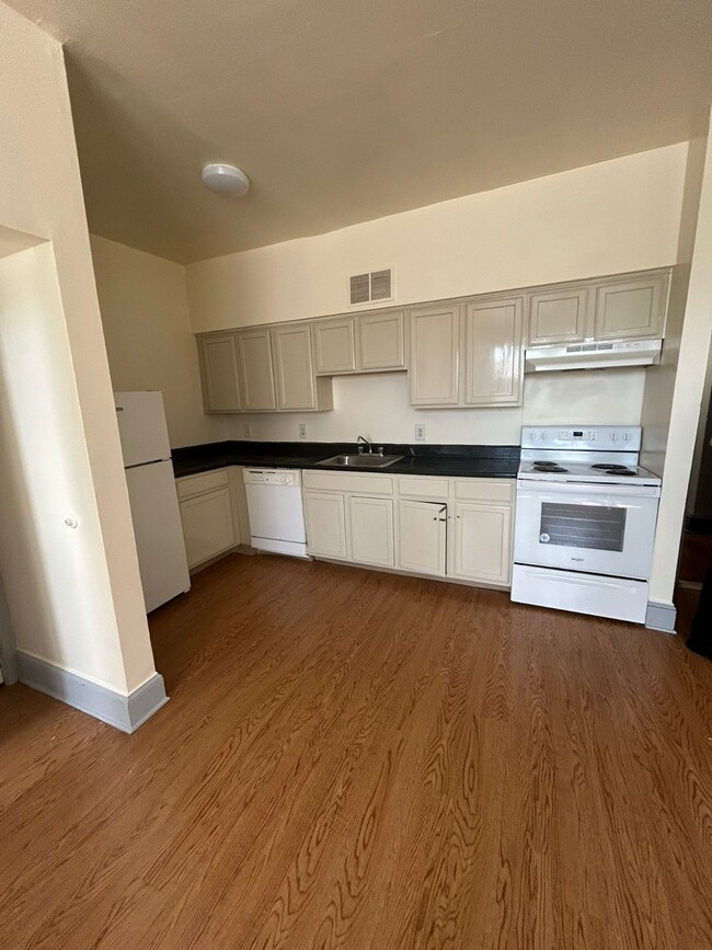 Photo - The Sheldrake Apartments