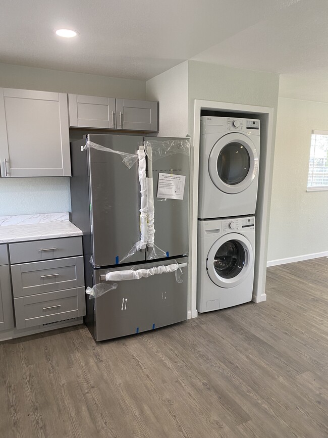 Building Photo - 12960 E 13th Pl Unit 12960 East 13th Place