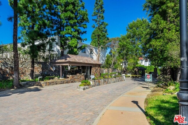 Photo - 12001 Crest Ct