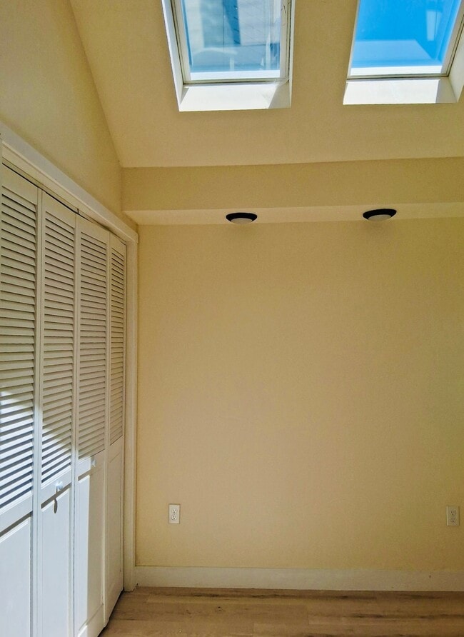 Photo - 210 Brook Ave Unidad C