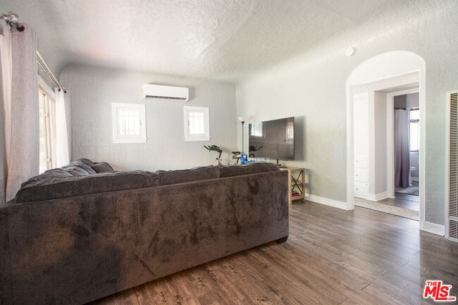 Photo - 5177 Bohlig Rd