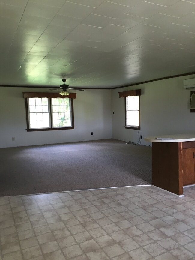 Photo - 1040 Evan Perry Rd