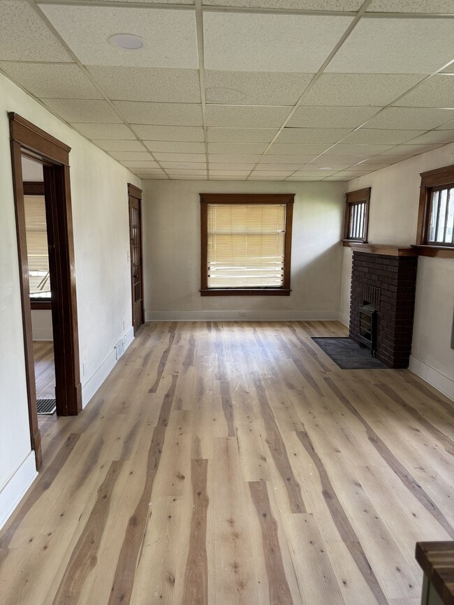 Photo - 2232 Youngstown Rd SE