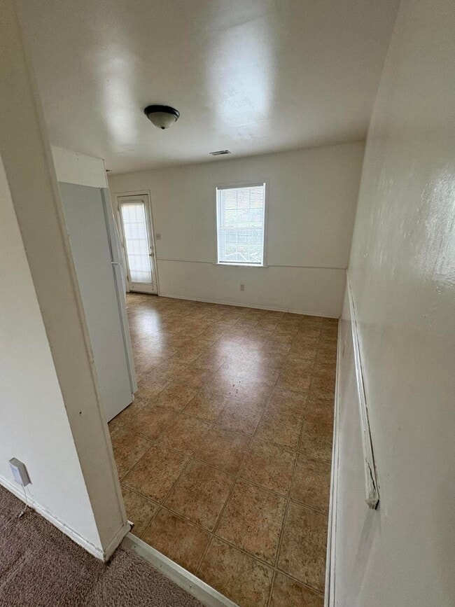 Photo - 1280 Ascot Park