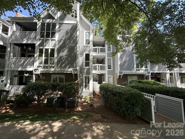 Building Photo - 2518 Cranbrook Ln Unit 4