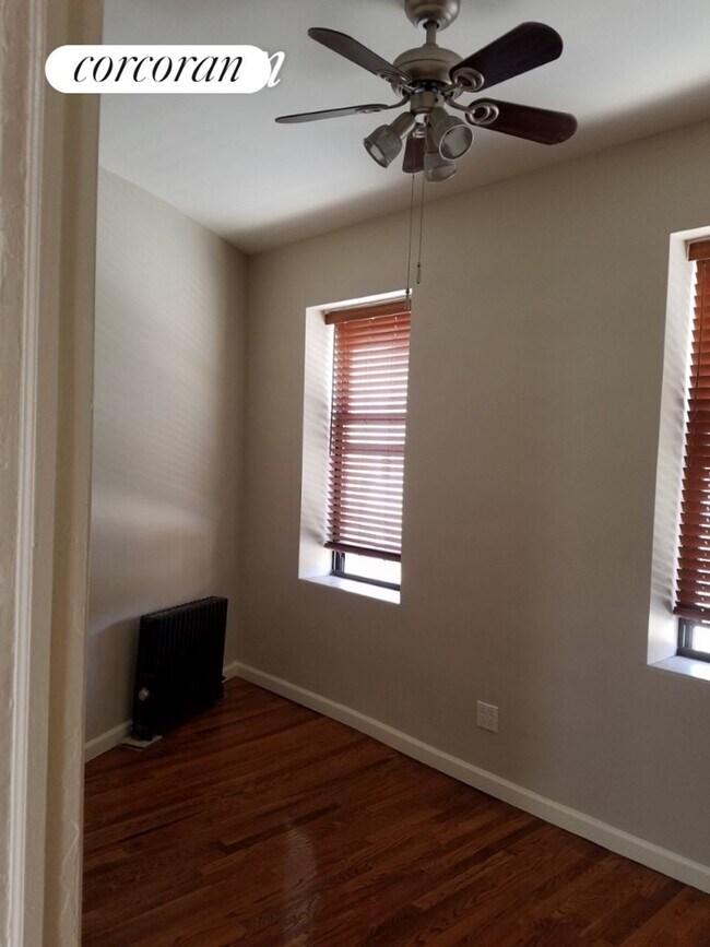 6504 Forest Ave House House Rental in Queens, NY