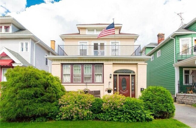 Photo - 261 Sterling Ave Unit upper