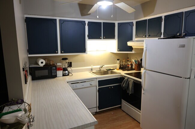 Photo - 19800 W 12 Mile Rd Unit 5