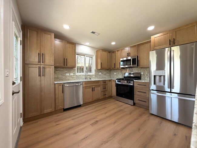 Building Photo - 1132 Brighton Pl