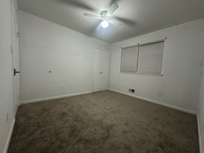 Photo - 8xxx Barrett Pl