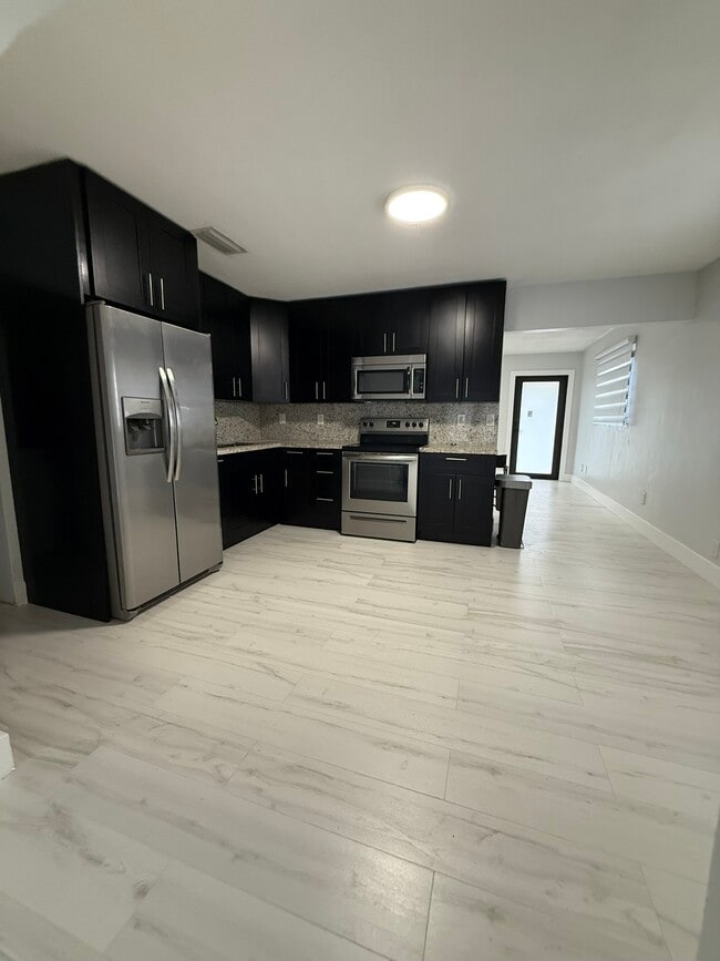 Building Photo - 7142 SW 22nd St