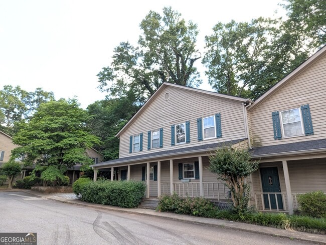 Building Photo - 135 Dennis Dr Unit APT 5