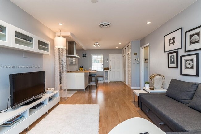 Photo - 2801 NE 33rd Ct Unit 204
