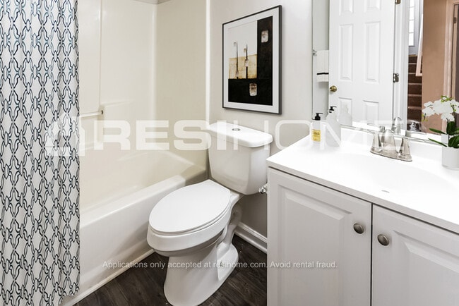 Photo - 125 W Village Ct