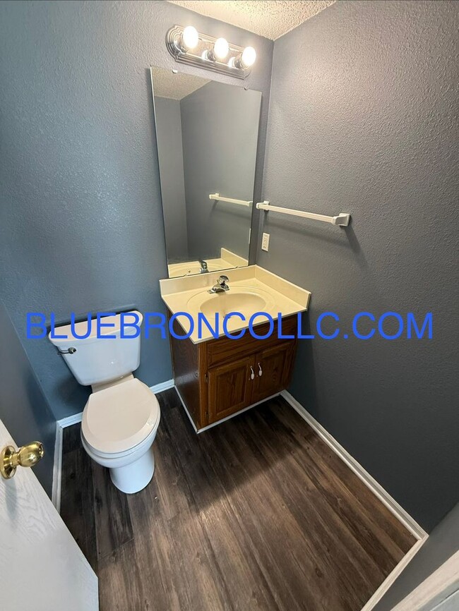 Photo - 621 Willow Ln