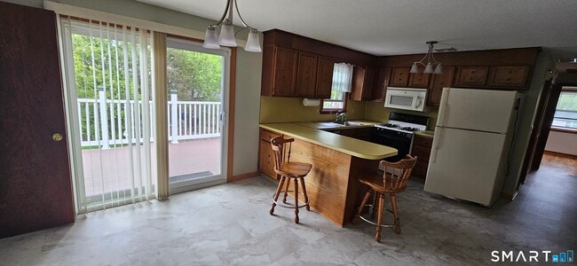 14 Cadwell Ct Unit 2 floor