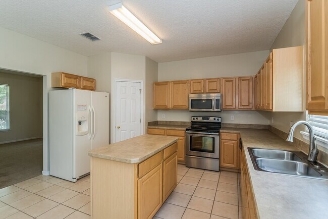 Photo - 341 W Tropical Trce