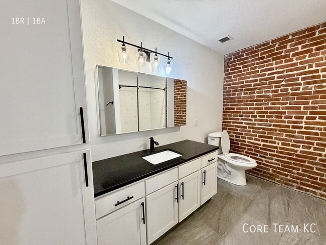 Photo - 204 Walnut St Unit 213