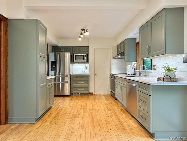 Photo - 306 Michelson Rd