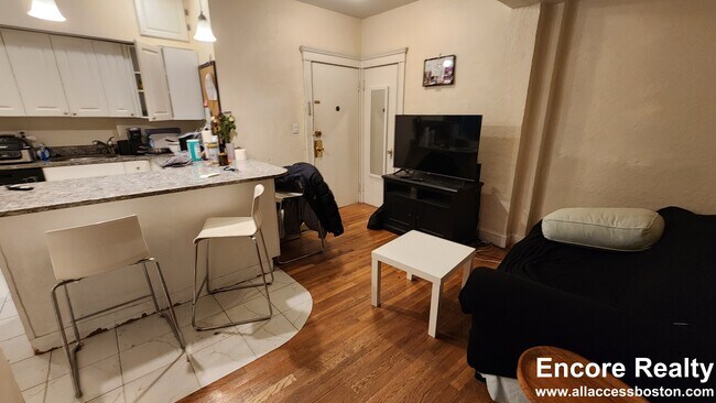 Photo - 2001 Commonwealth Ave Unit 5