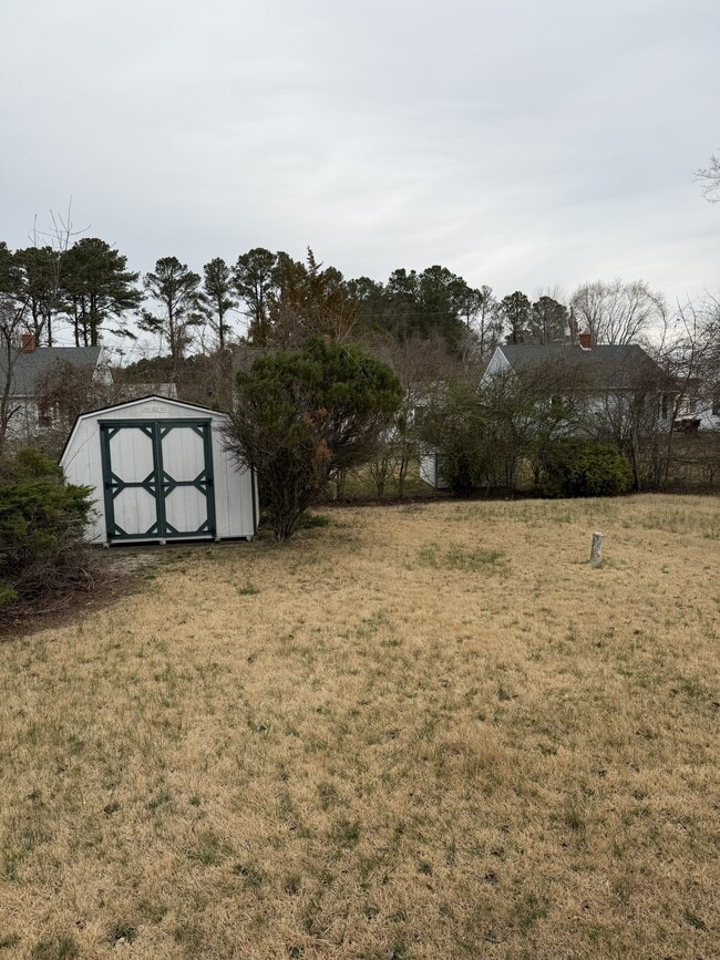 Photo - 711 Dennis St