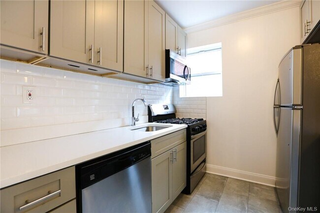 Photo - 196 Martine Ave Unit 5C