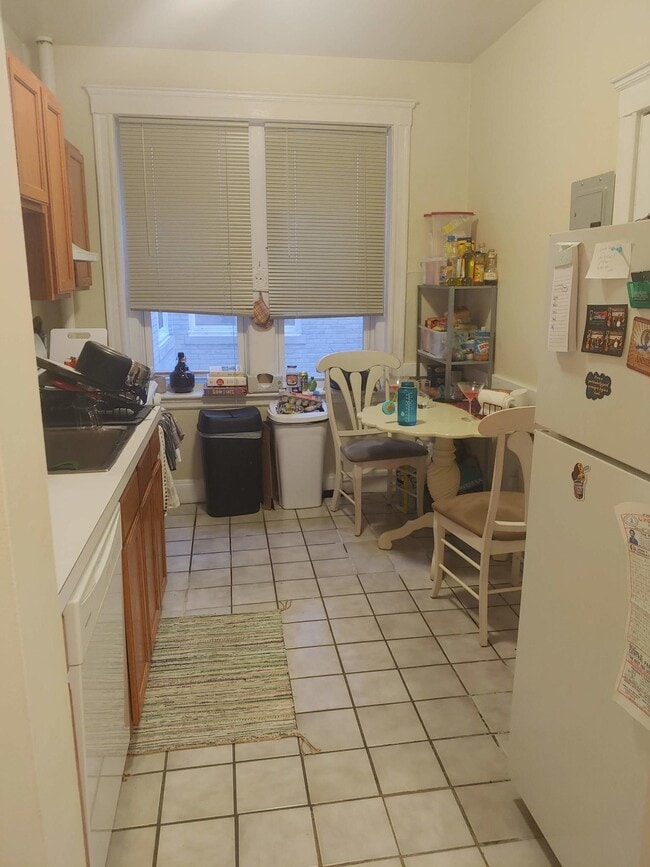Building Photo - 325 Summit Ave Unit 3