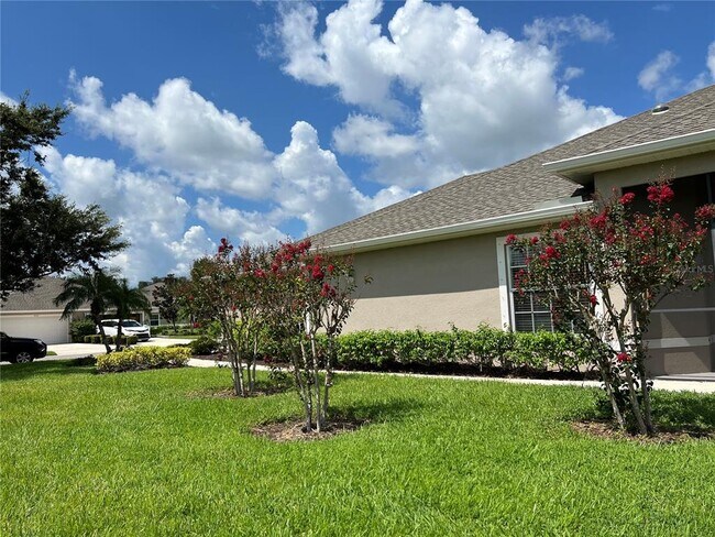 3653 Lakewood Blvd