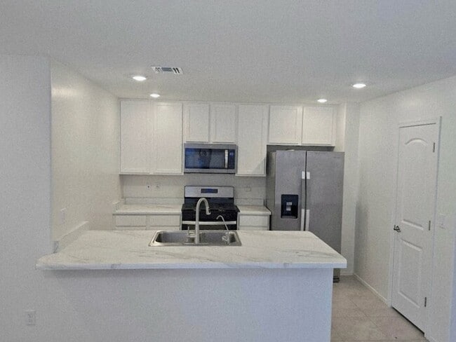 Photo - Charming 3-Bed/2-Bath House (Rita Ranch Co...