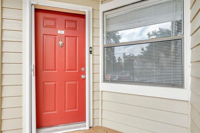 Photo - 3032 Parkway Blvd Unit 201