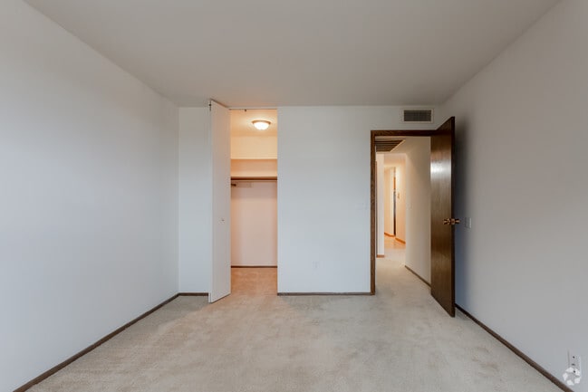 1BR, 1.5BA + Den - C - Bayside Village Apartments