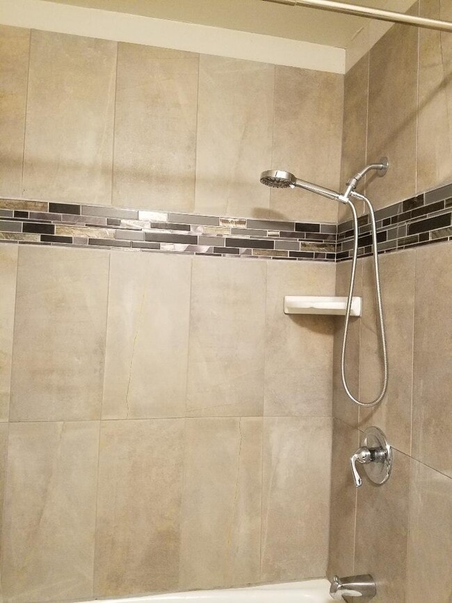 Photo - 355 Kalanianaole St