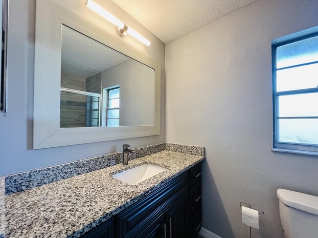 Photo - 58 Windtree Ln