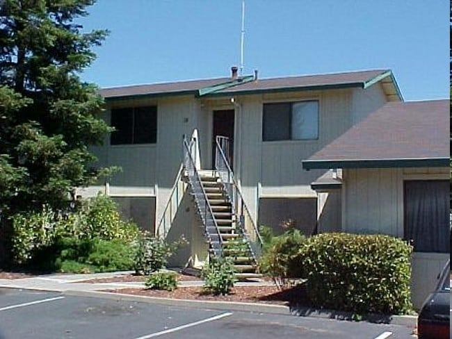 Photo - Woodland Apartments