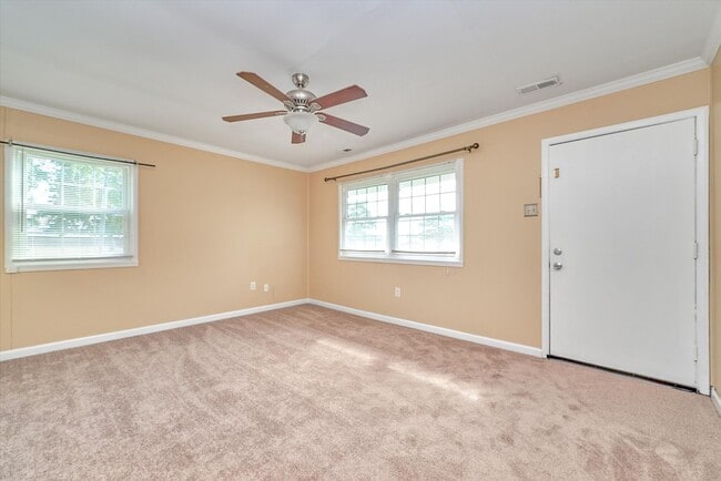 2015 Kensington Dr