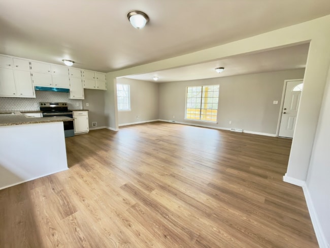 Photo - 413 Wadsworth Dr